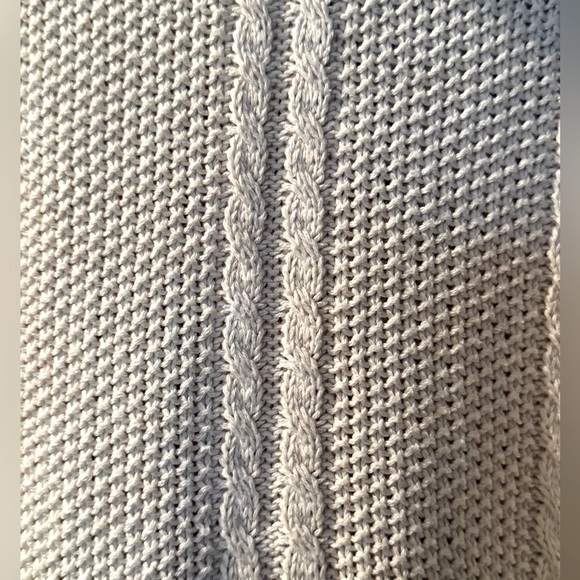 Jeanne Pierre Women's Sz L Hooded Cable Knit Pullover V-Neck Sweater PTP 19" - Picture 4 of 4